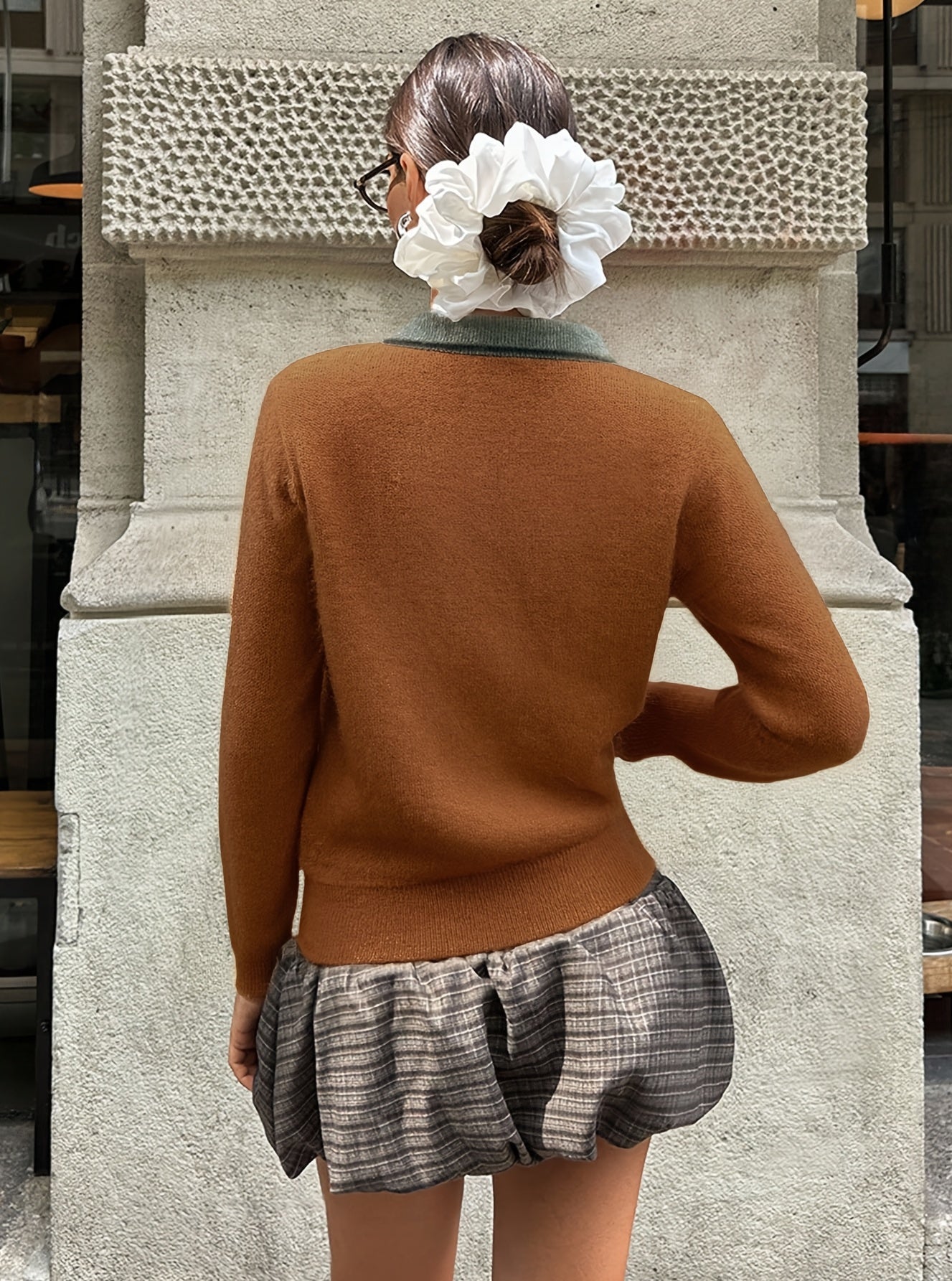 Women’s Diamond-Pattern Sweater with Pointed Collar